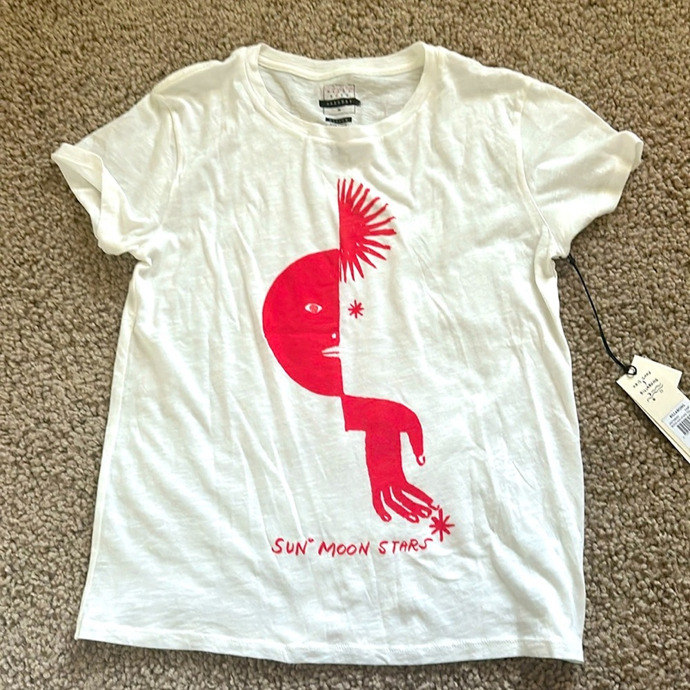 Billabong sun, moon, and stars T-shirt, new
